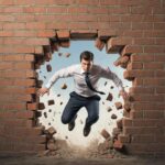 Человек пробивает собой стену